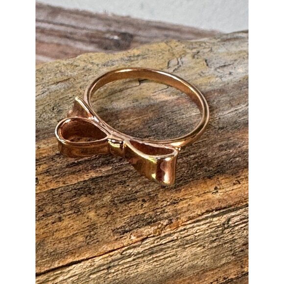 Kate Spade Gold Tone Bow Ring Size 8 Elegant Fashion Jewelry - Picture 1 of 11